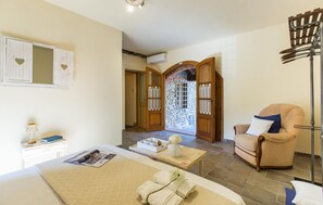 5 chambres, lit de bébé portatif, accès au Wi-Fi (inclus)