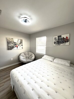 3 bedrooms, travel cot, WiFi, bed sheets