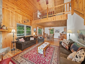 TV, fireplace - Mountain Aire HotTub|FirePit (Bryson City)