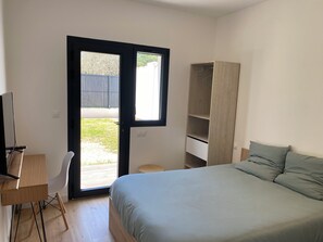 3 sovrum, skrivbord, resesäng och gratis wi-fi