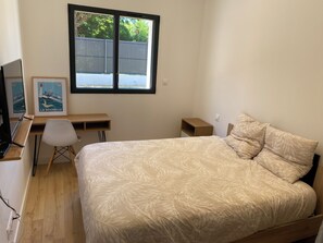 3 sovrum, skrivbord, resesäng och gratis wi-fi