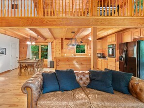 TV, fireplace - Great Life At Grants Mountain Hot Tub-Fire Pit-WiFi-Fireplace (Marion)