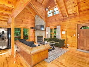 Televisie en een open haard