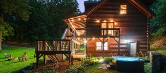 Great Life At Grants Mountain Hot Tub-Fire Pit-WiFi-Fireplace