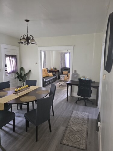 super cozy 4-bedroom house in Lorain newly remodeled close to lake.