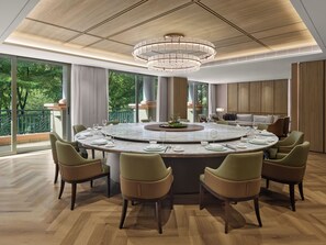 3 restaurants, breakfast, lunch, dinner served; dim sum - Dongguan Marriott Hotel (Dongguan)