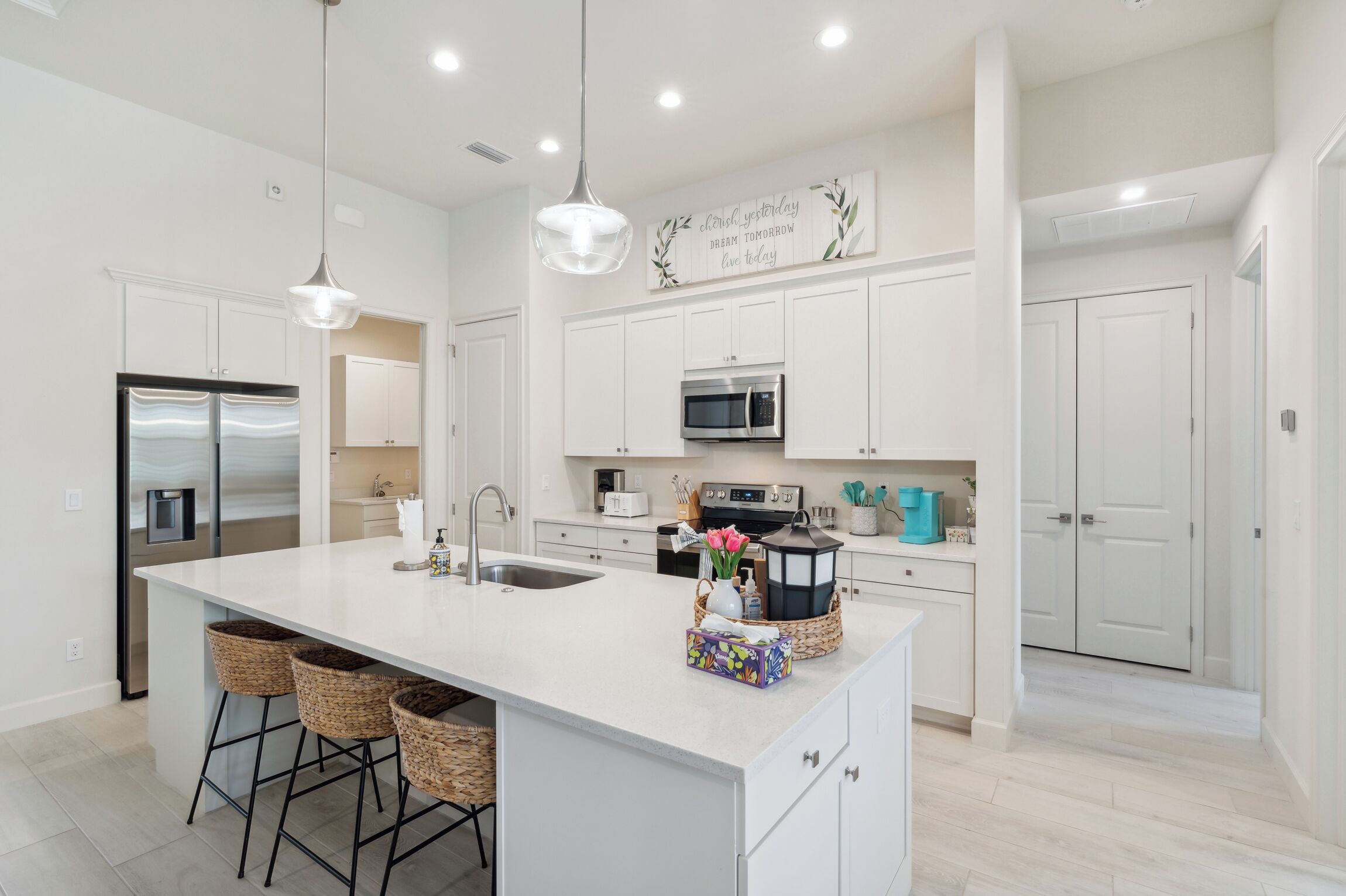 Microonde, forno, piano cottura, lavastoviglie