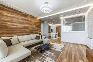 TV - Skyline Apartment Vlora by PikHost (Vlorë)