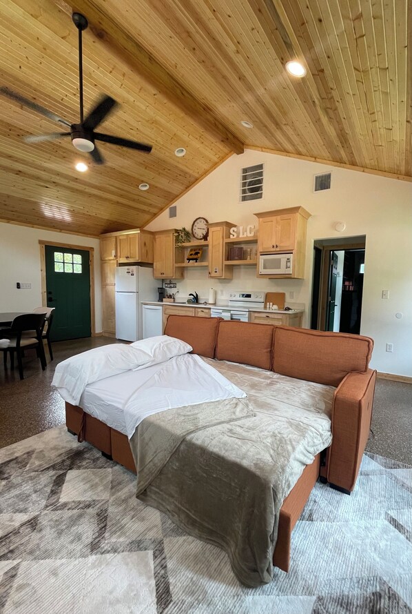 1 bedroom, WiFi, bed sheets