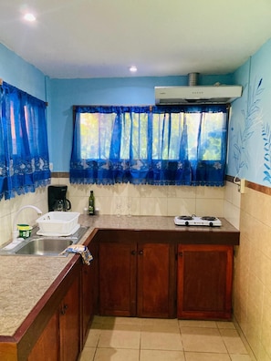 Queen Suite | Private kitchen