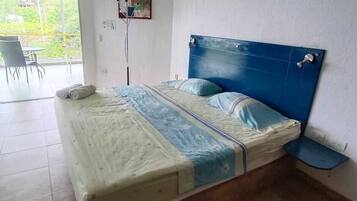Kahden hengen comfort-huone, valtamerinäköala | Tallelokero huoneessa, silitysrauta/-lauta, ilmainen Wi-Fi