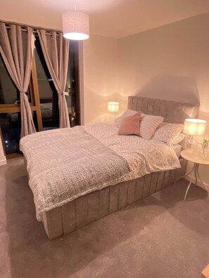 1 chambre, fer et planche à repasser, Wi-Fi, draps fournis
