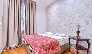 3 slaapkamers, een strijkplank/strijkijzer, wifi, beddengoed