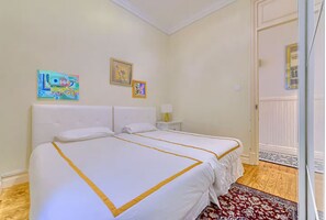 3 soverom, strykejern/-brett, wi-fi og sengetøy