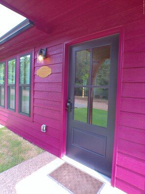 Exterior detail - Quiet cabin, hot tub, firepit, no pet fee, NEW, 4 person occ (Hulbert)