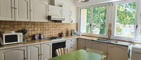 Fridge, microwave, oven, dishwasher