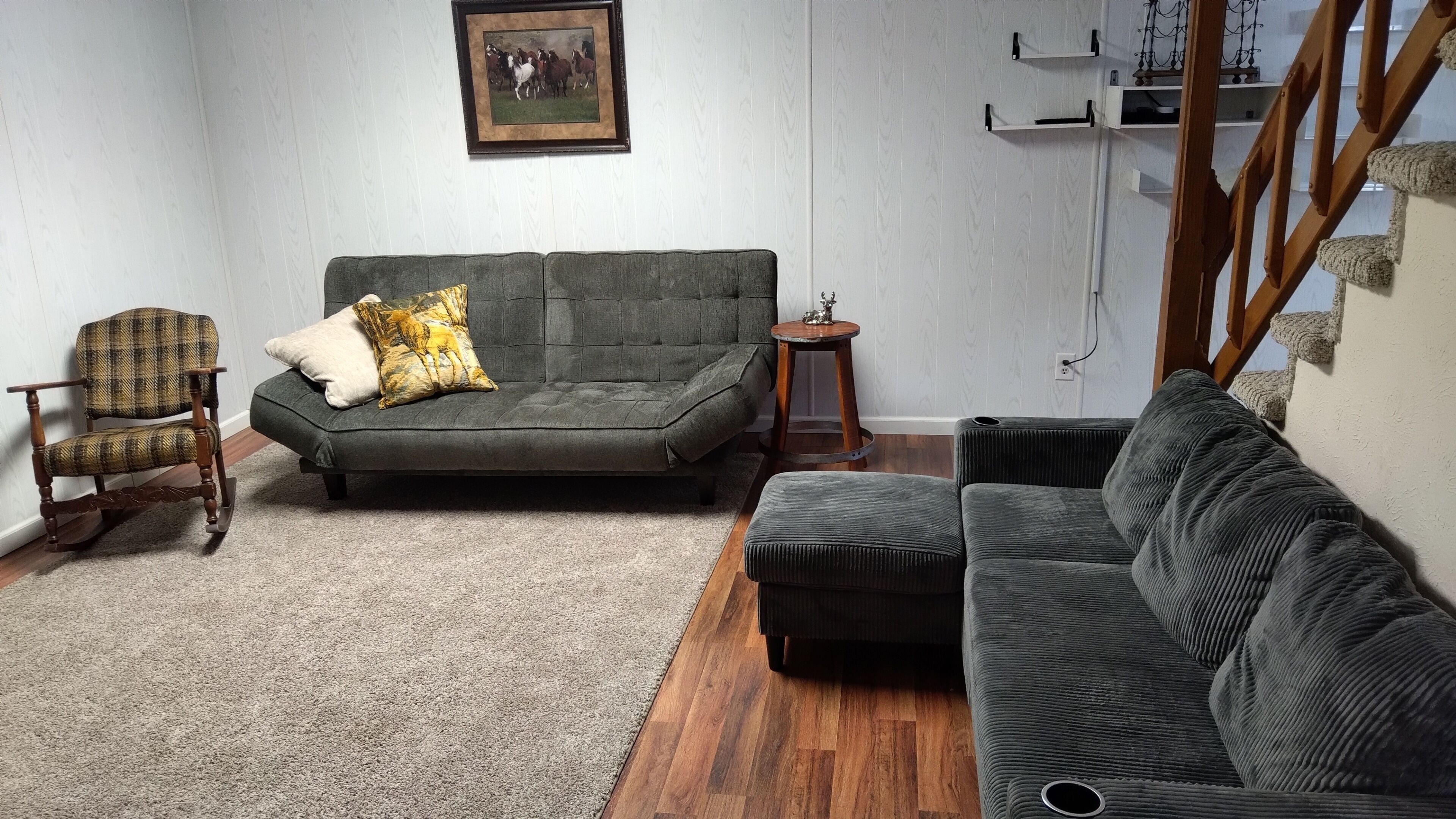 Smart-tv, bordfodbold, stereoanlæg