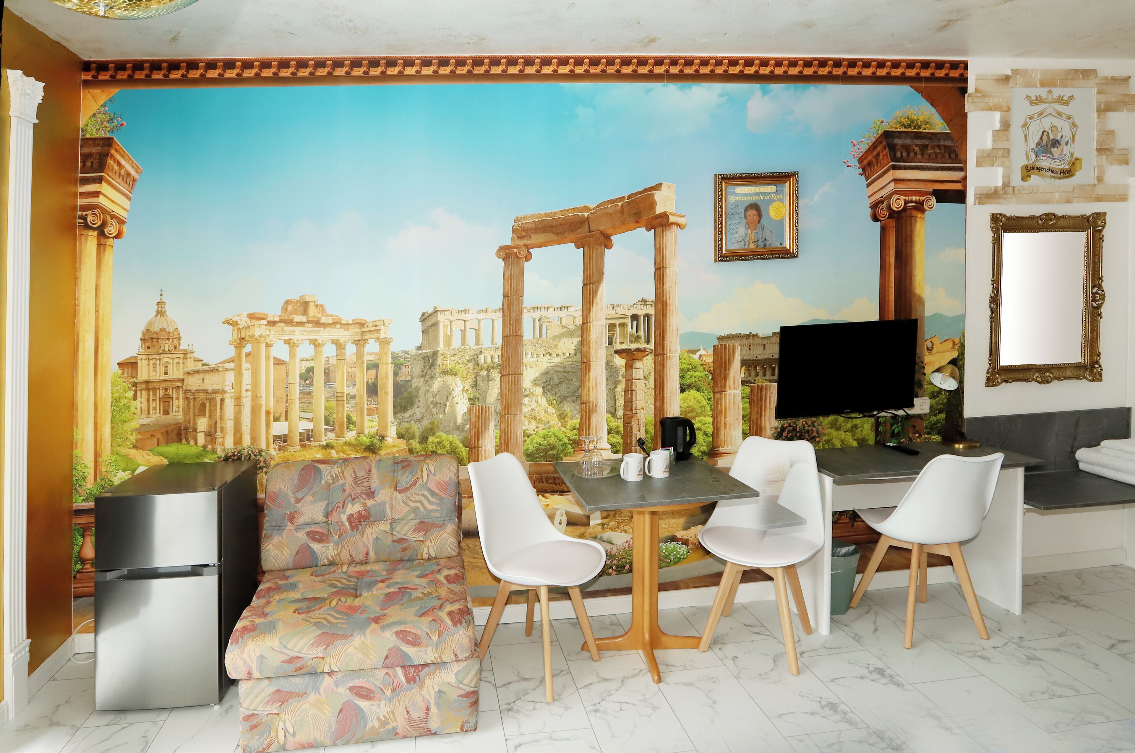 Desk, laptop workspace, free WiFi