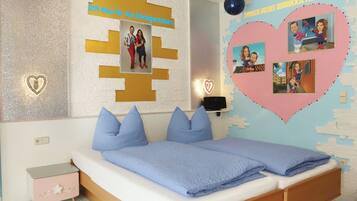 Schreibtisch, laptopgeeigneter Arbeitsplatz, kostenloses WLAN