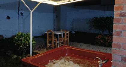 House in the center of Anapoima with private Jaccuzi