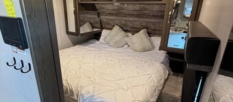 “Cozy Campervanza"