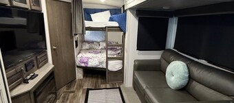 “Cozy Campervanza"