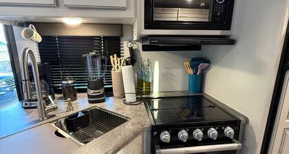 “Cozy Campervanza"