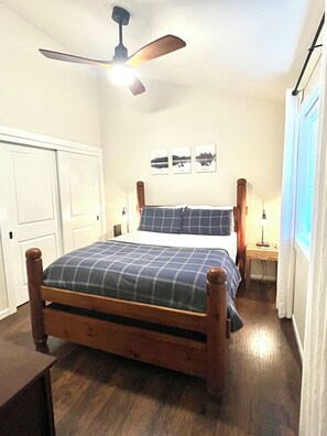 3 bedrooms, travel cot, free WiFi, bed sheets - Winter Escape ❄️ Hot tub, Holiday Adventures. Relaxing by the Fireplace (Mount Hood Village)