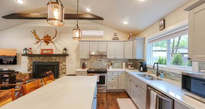 Charming 3-bedroom home in the heart of Welches. Close to all of the adventures!