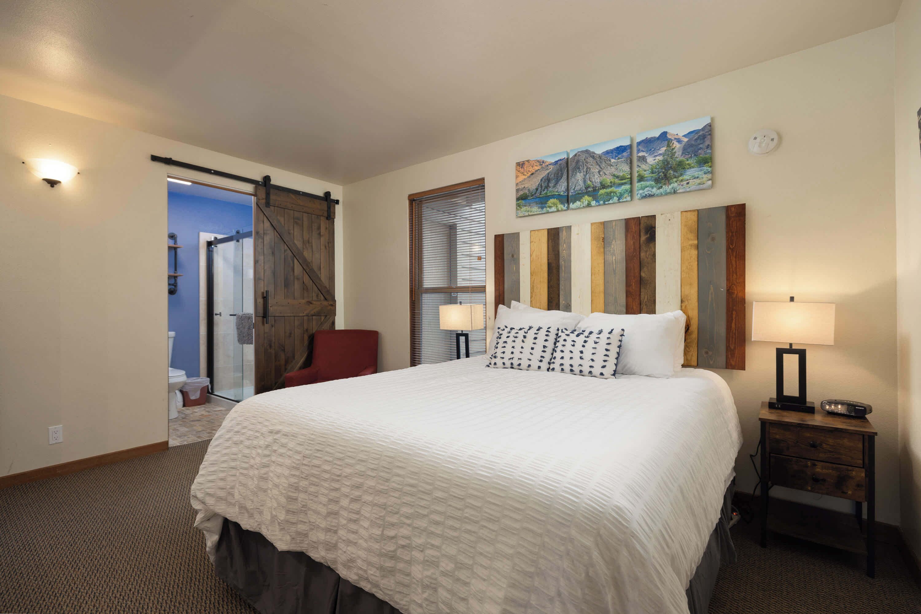 Condo, Multiple Beds, Patio, Garden View (Cozy Cascade Retreat) | 1 bedroom, desk, laptop workspace