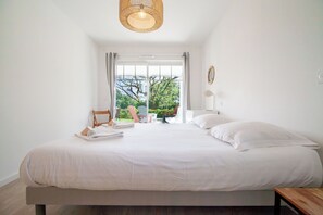 2 dormitoris, planxa i posts de planxar, wifi i roba de llit 