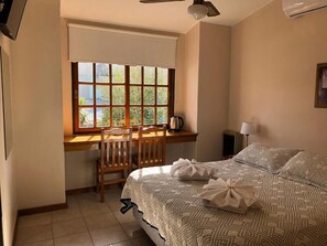 In-room safe, blackout drapes, iron/ironing board, free WiFi - Lihuel Hotel (Villa Carlos Paz)