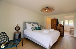5 bedrooms, iron/ironing board, travel cot, Internet