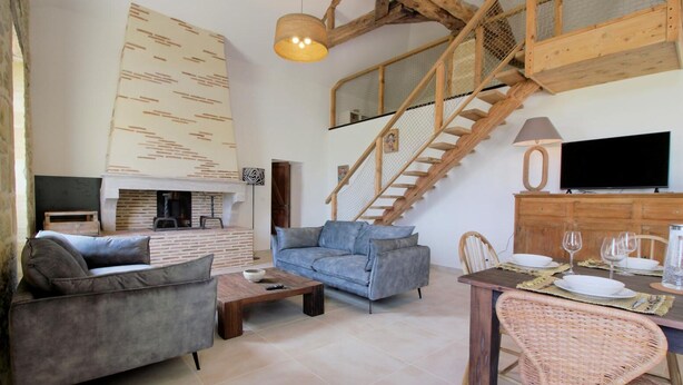 TV, fireplace - Cottage RG - LAMOTHE LANDERRON (LAMOTHE LANDERRON)