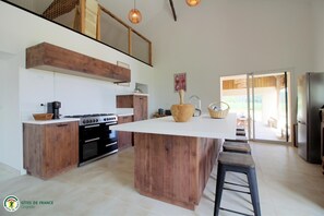 Refrigerador, horno, parrilla de estufa y lavavajillas