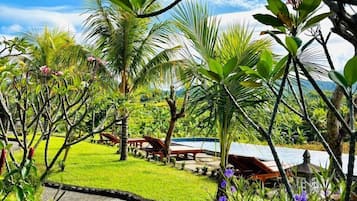 Rom – deluxe, aircondition, fjellutsikt | Hageutsikt