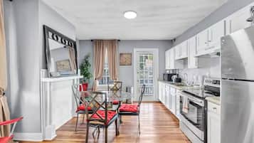 Microwave, oven, stovetop, coffee/tea maker