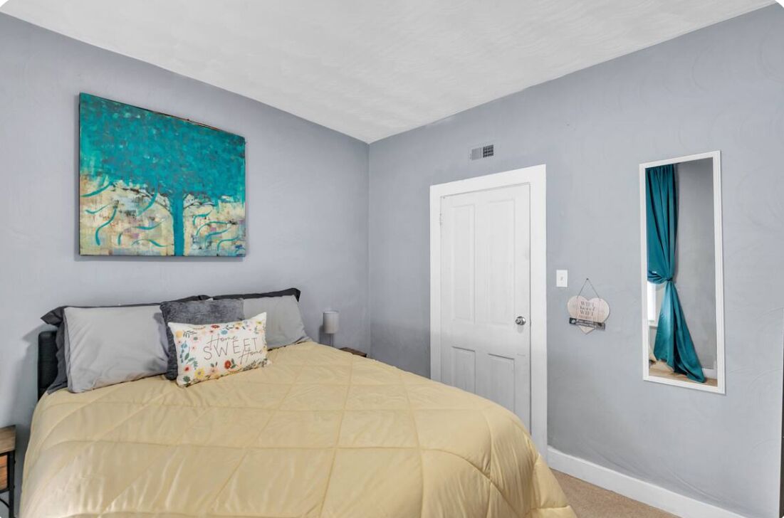 2 bedrooms, iron/ironing board, free WiFi, bed sheets