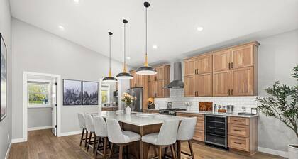 RiverWest Rivers Edge -River View - Hot Tub