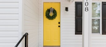 The Bumblebee Bungalow – Sweet Stay Near It All