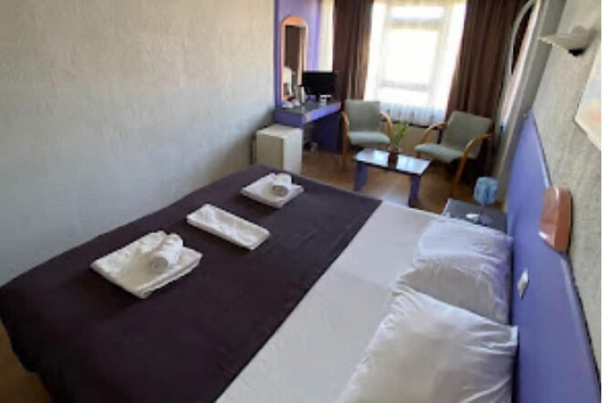 Bureau, espace de travail pour ordinateur portable