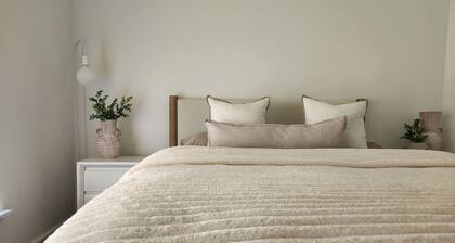 đ Racetrack â Charming Family Home Near Mount Panorama