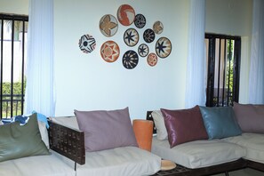 Interior - Spacious 4-bedroom family-friendly house in welcoming Kigali with WiFi (Kigali)
