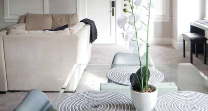 Fully Furnished Cozy 2 Bedroom Unit