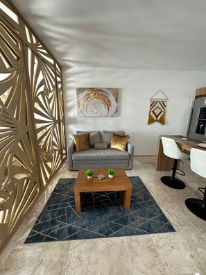 Smart TV - Boho Beach Escape 1-bedroom condo in Playa del Carmen with WiFi and AC (Playa del Carmen)