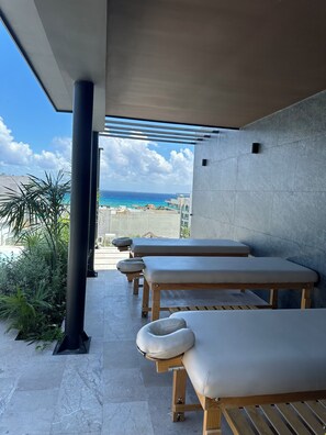 Terrace/patio - Boho Beach Escape 1-bedroom condo in Playa del Carmen with WiFi and AC (Playa del Carmen)