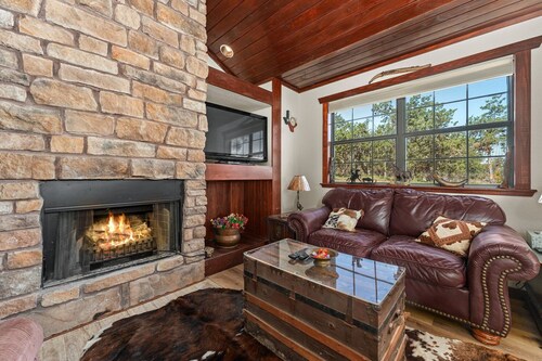 Cedar Bliss | Pet-friendly | Firepit | Relaxing