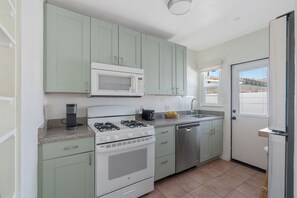 Microwave, oven, stovetop, dishwasher