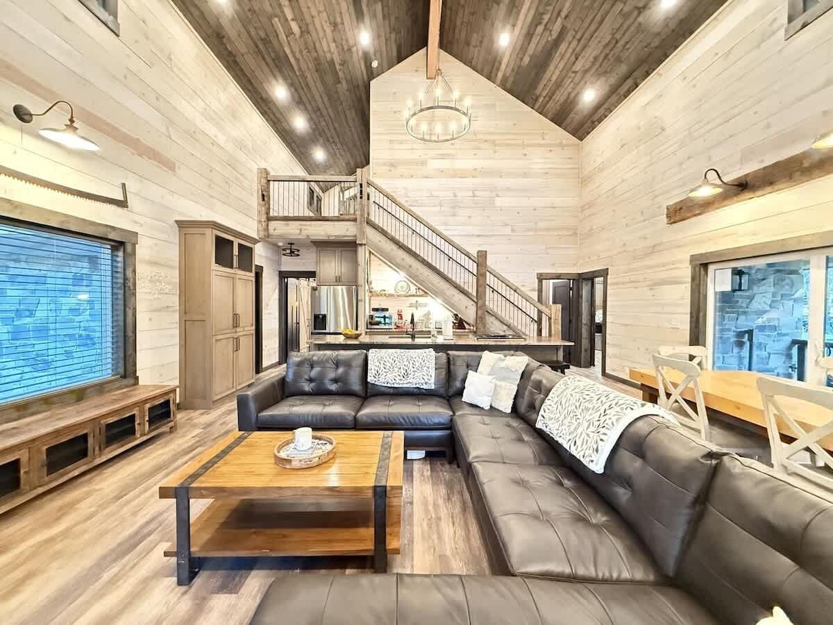 Smart TV, fireplace, offices