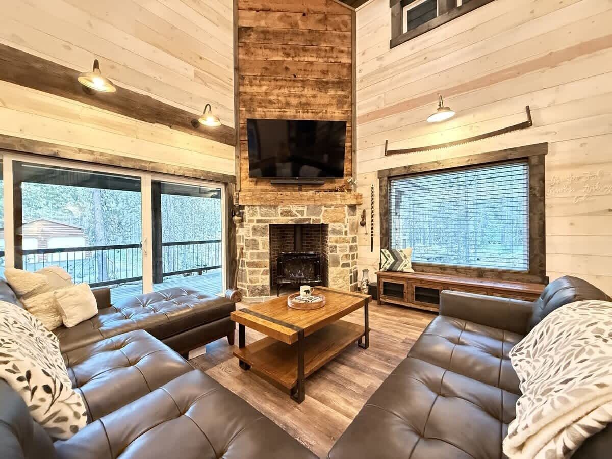 Smart TV, fireplace, offices